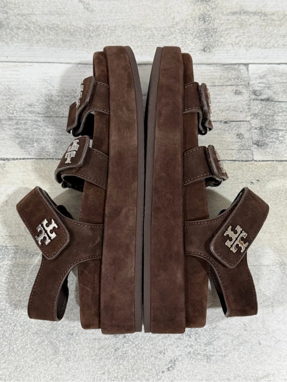 TORY BURCH KIRA SPORT TRIPLE-STRAP SANDAL IN DARK COCOA / SILVER - SZ - 6.5